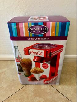 Snow cone maker