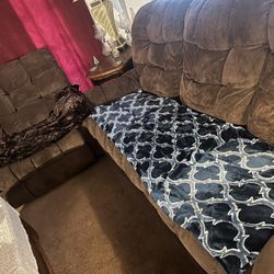 Lazy Boy Couch Set Recliner Ends $300