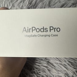 AirPods Pro With MagSafe Charging Case 