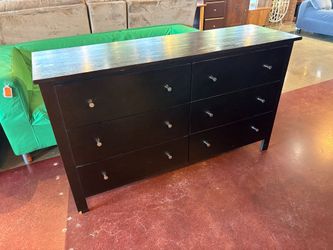 Classic Style 6 Drawer Dresser in Black
