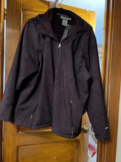 Women’s 3X Free Country jacket with pockets