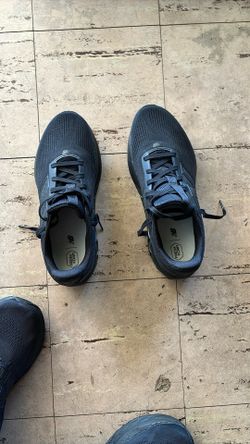 Men’s New Balance Shoes 560 Size 9 1/2