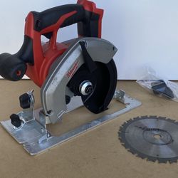 Milwaukee M18 18V Lithium-Ion Cordless 6-1/2 in. Circular Saw (Tool-Only