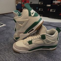 Well worn Jordan 4 SB Pine Green 10.5M