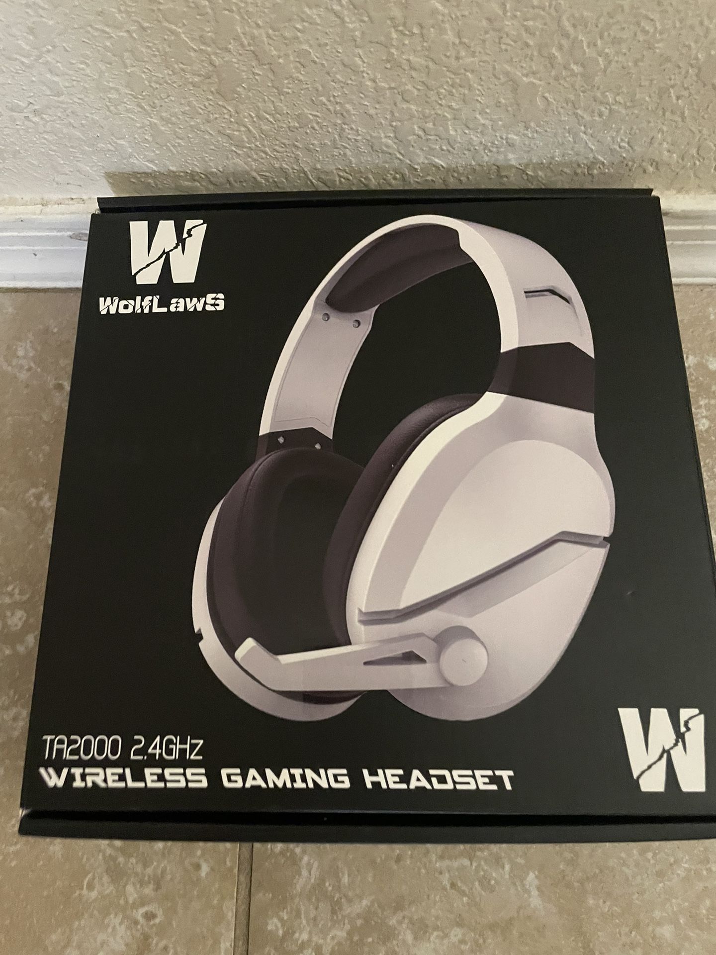 Wireless gaming headset