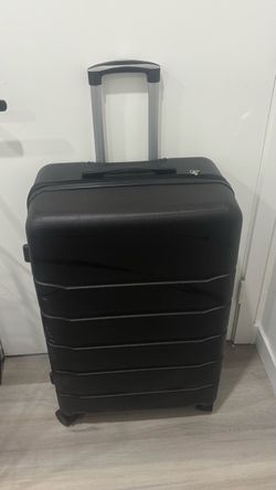 30” Black Hard Shell Spinner Luggage Suitcase