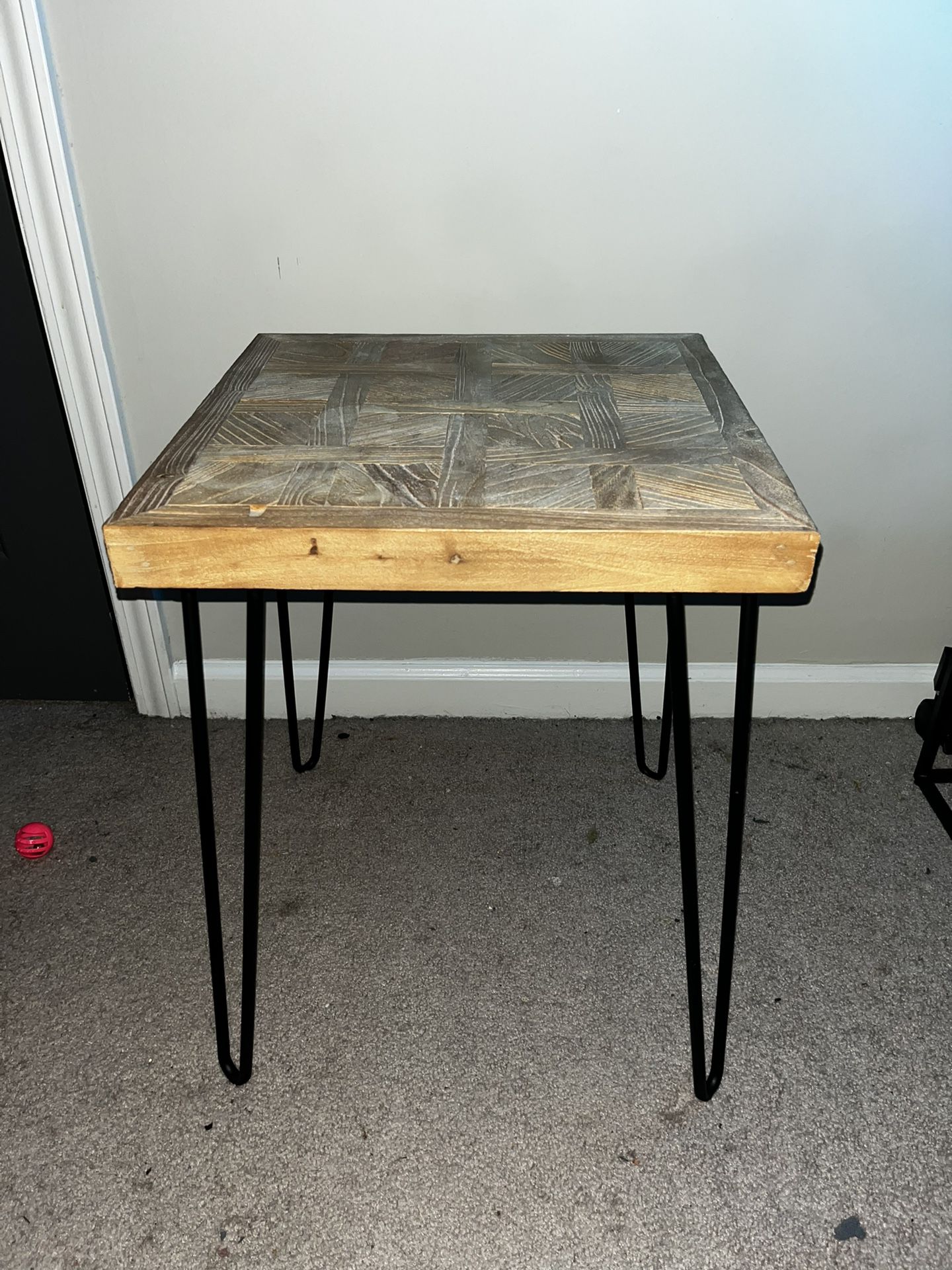 HomeGoods End Table/Side Table