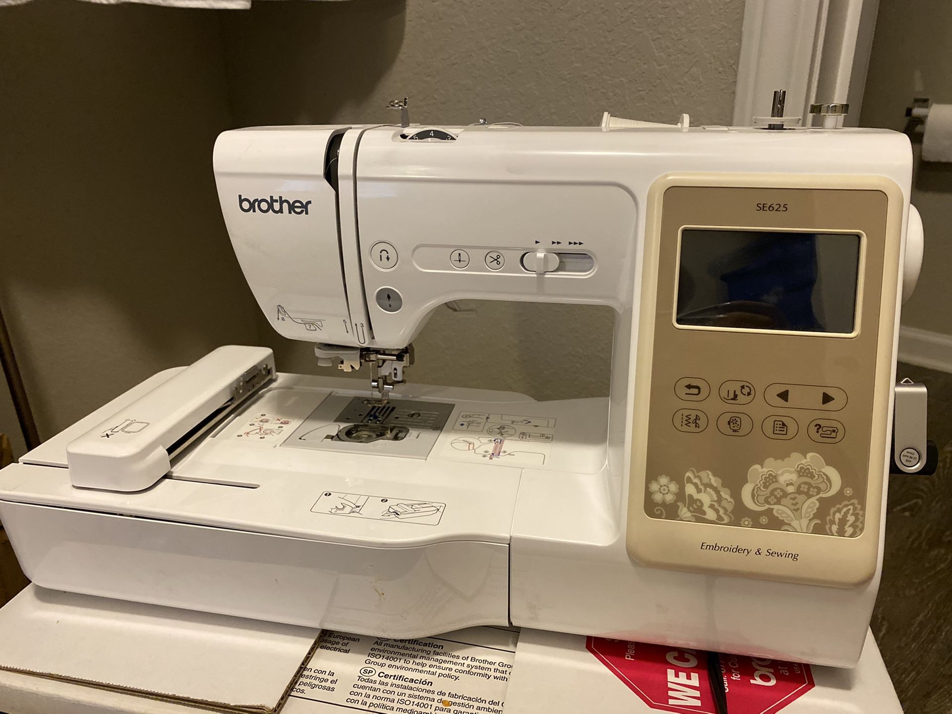 Brother SE625 Computerized Embroidery and Sewing Machine for Sale in Clearwater, FL OfferUp