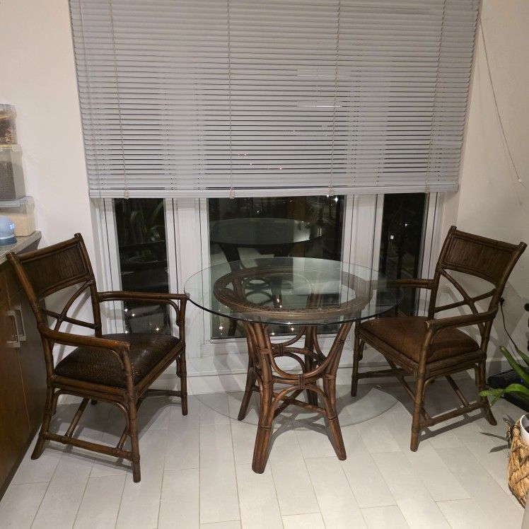 Dining SET  2 armchairs/table