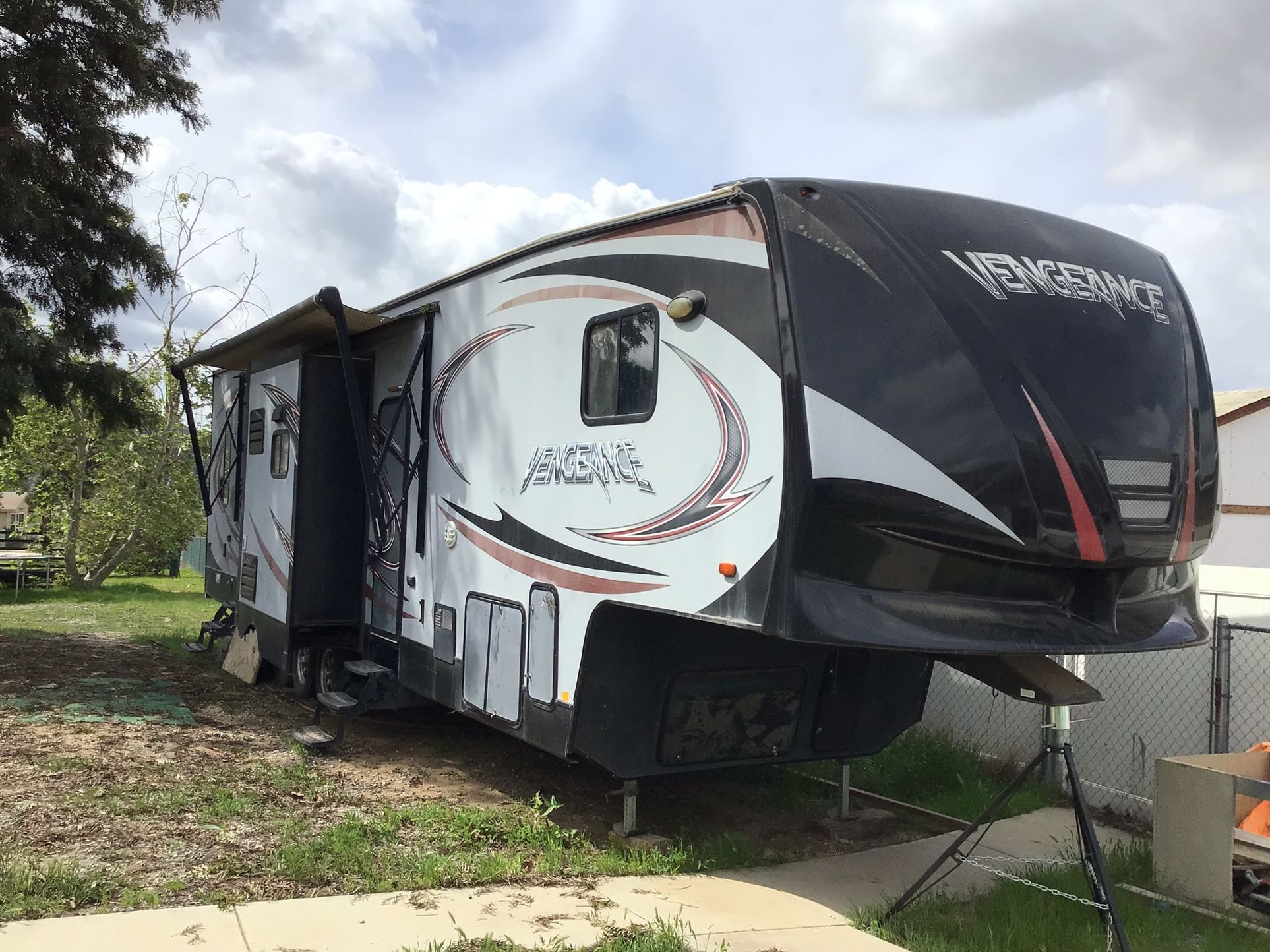 2016 Toy Hauler Rv Forest River Vengeance 320A