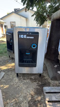 HOTEL ICE DISPENSER