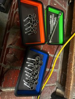 Snap-on socket set with extensions