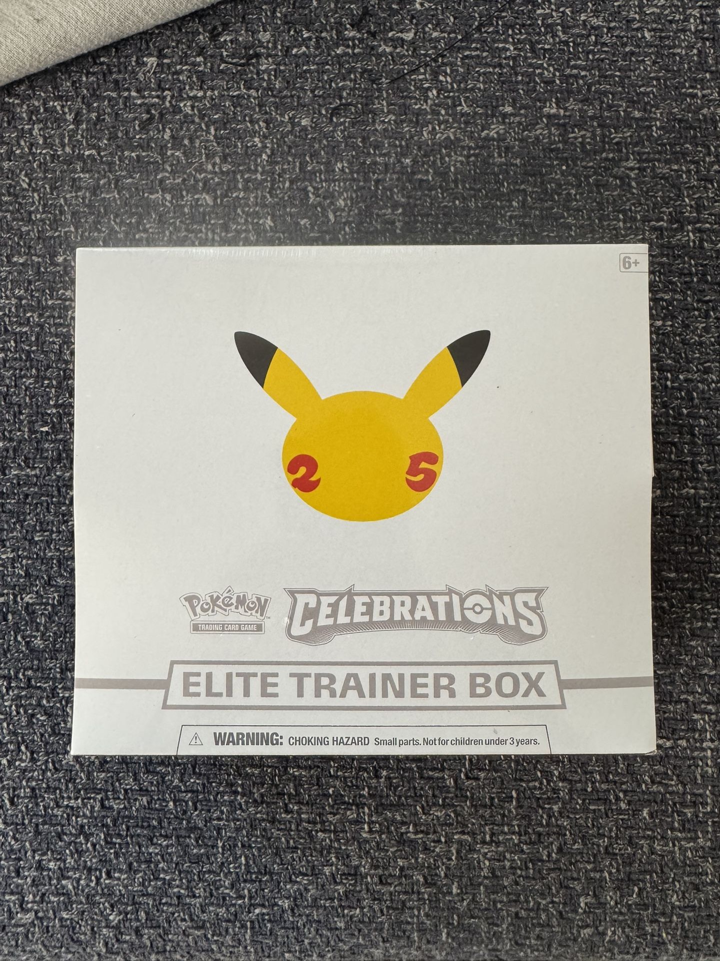 Celebrations Elite Trainer Box - Celebrations (CLB)