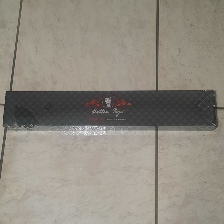 Brand New Bettie Page Longing For Leather Bullwhip Firm Handle With Keychain And Card