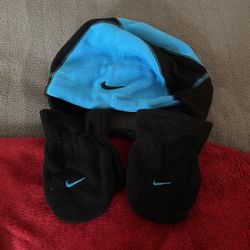 NIKE Infant Hat And Gloves 