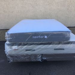Brand New Queen Size Plush Memory Foam Nectar Mattress And Box Spring In Plastics 