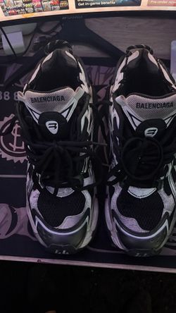 black and white balenciaga runners size 11/44