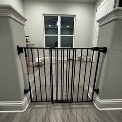 Dog Gate/ Baby Gate/ Pet Gate