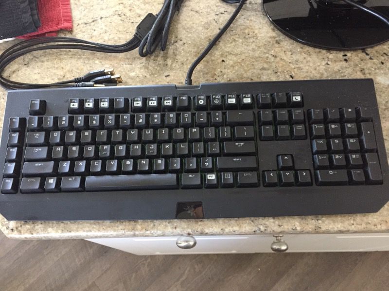 Razr black mechanical keyboard