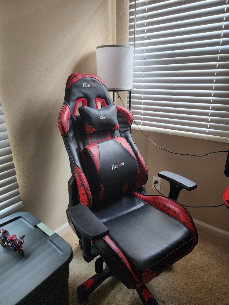 Pewdiepie Clutch Gaming Chair