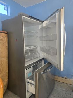 LG Refrigerator for sell