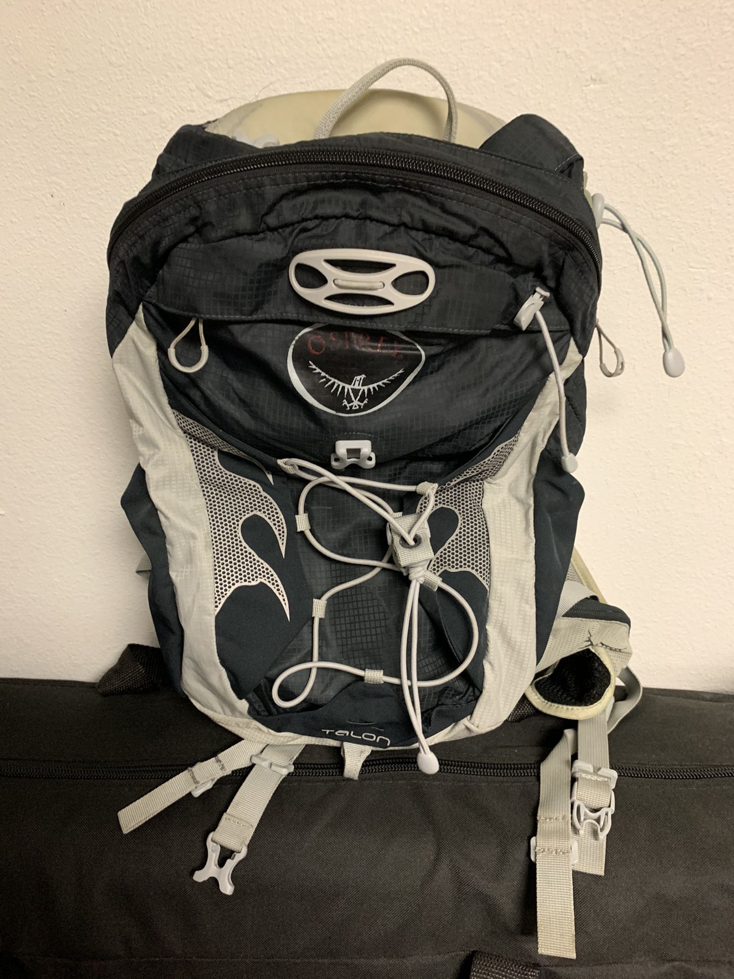 Osprey Talon 11 - hiking backpack