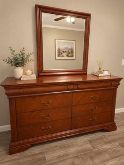 Cherry Wood Queen Bedroom Set