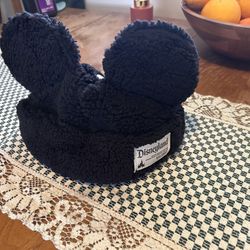 Black Mickey fleece Disneyland hat