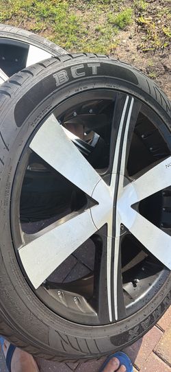 305x40x22 wheel