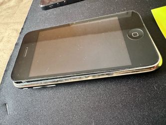 iPhone 3GS and iPhone 8
