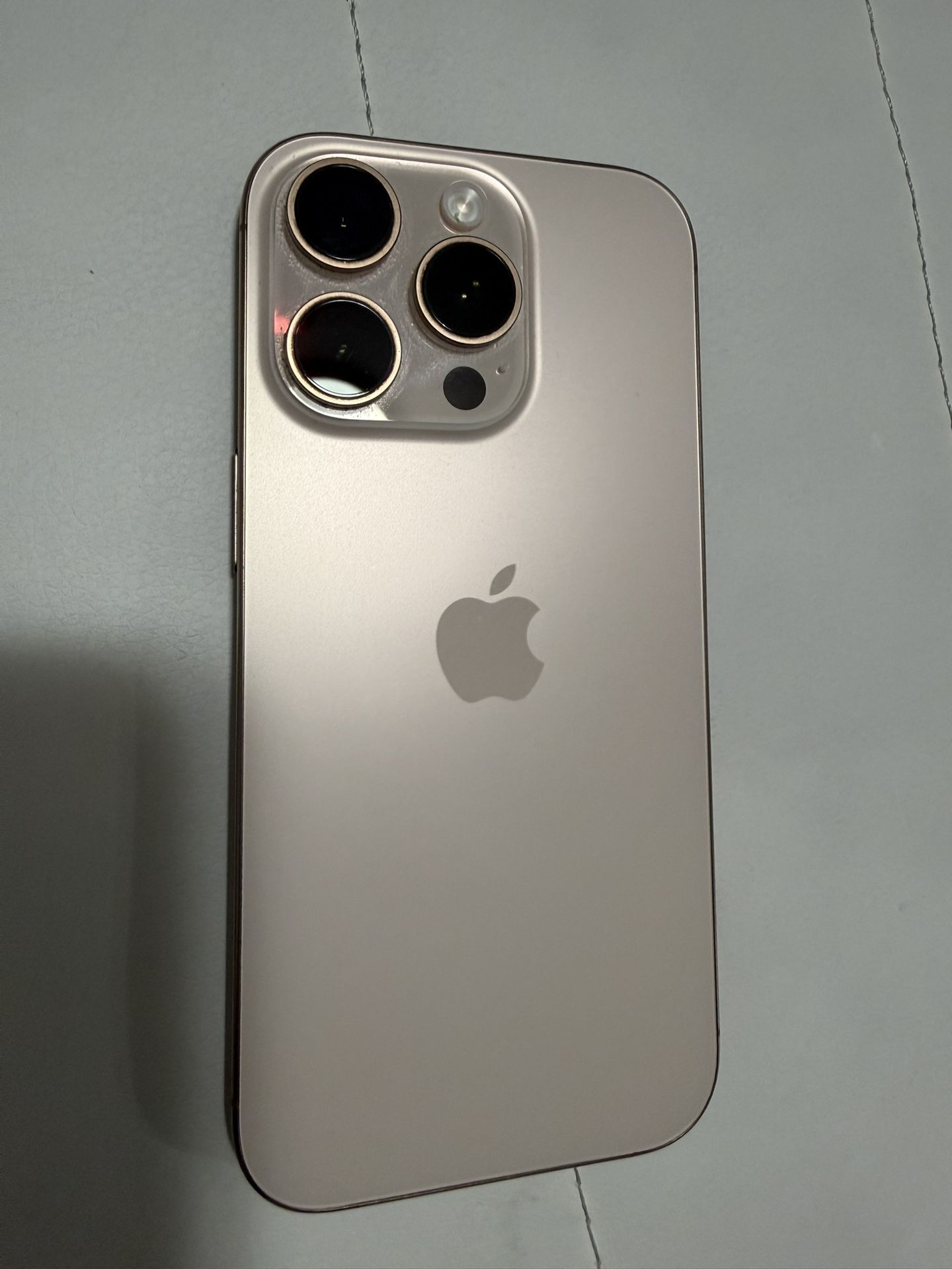 16 PRO 256gb UNLOCKED