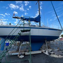1983 Ericson 35 Sailboat - Classic Performance Cruiser