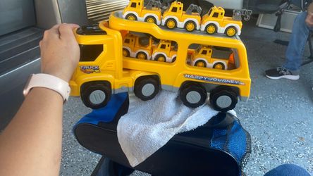 Toy  construction truck