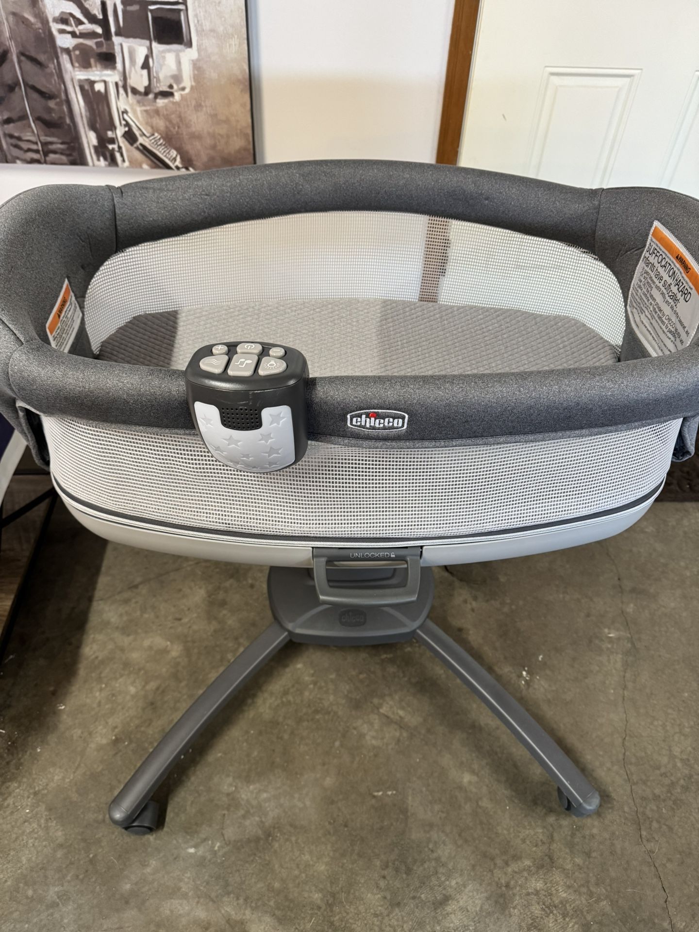 Chico Adjustable Bassinet