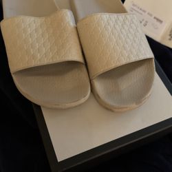 Used Gucci Slippers