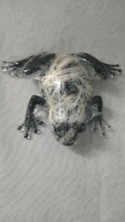 Handmade Epoxy Resin Art Frog White And Black