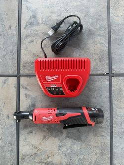 Ratchet 3/8 Charger, and 2.0Ah Battery Milwaukee M12
