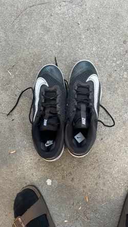 Nike base ball cleats size 11