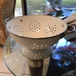 White Powder-Coated Steel Colander