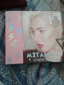 New $10 highlighter brushes