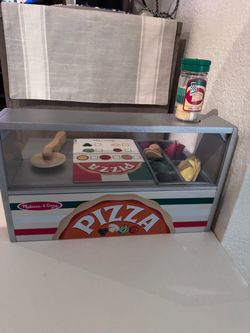 Pretend pizza toy