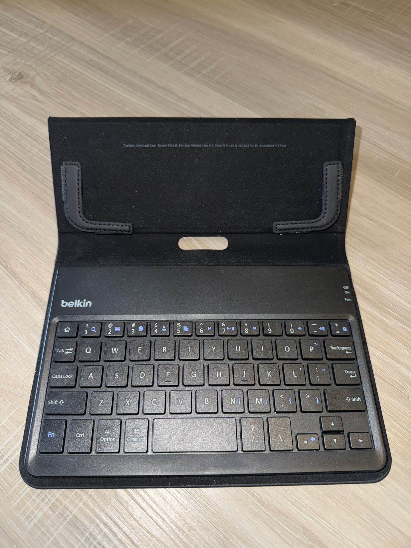Belkin Portable Keyboard Case IPad Kindle