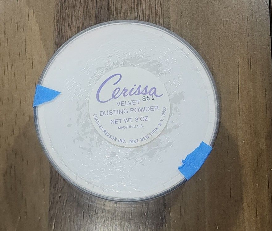 Cerissa Perfume Velvet Dusting Body Powder 3 oz Charles Revson / Revlon Vintage