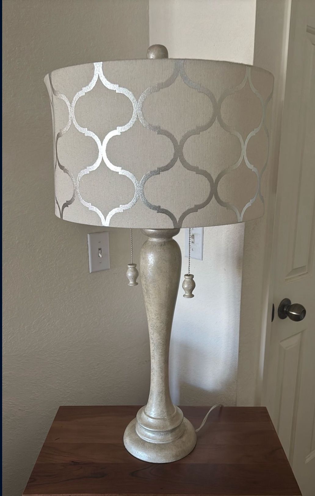 2 Lamps