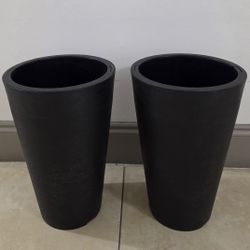 *** REDUCED *** PAIR of 15" Brown Resin Planters @ Lasting Creations