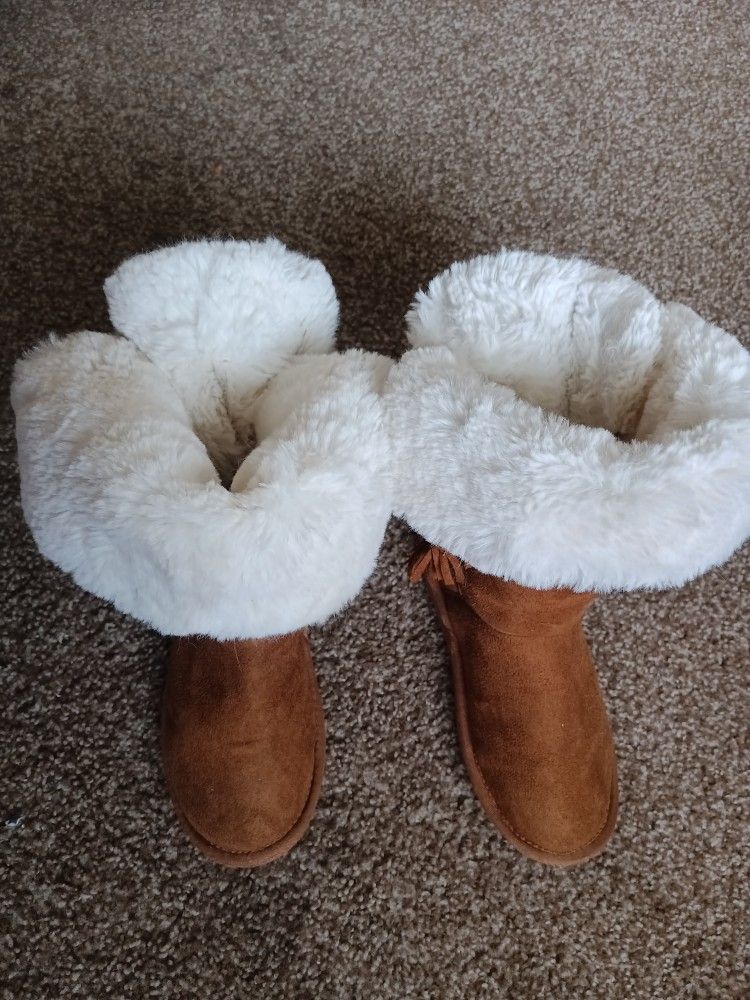 Girls Boots Size 6.5 $20