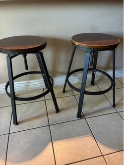 2. Swivel Bar Stools.adjustable feet .