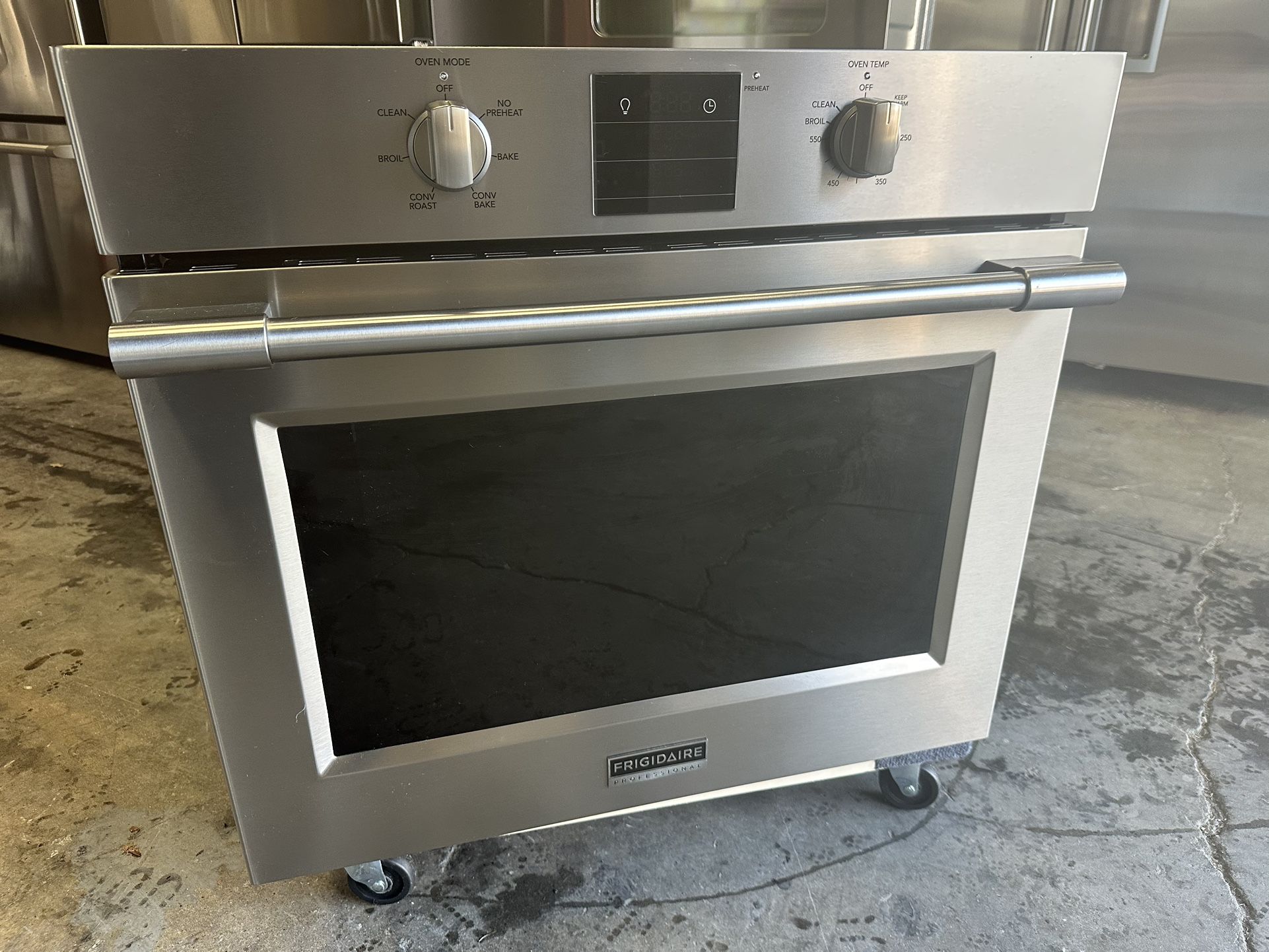FrigidaireProfessional 30 Inch Wide 5.1 Cu. Ft. Electric Wall Oven In mint condition Can deliver with PowerPlus Convection Retail price $2,244.10