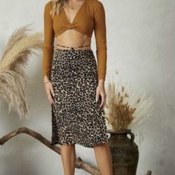 Leopard Print Skirt With Side Slits 