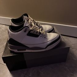Jordan 3 Summit White /fire Red 